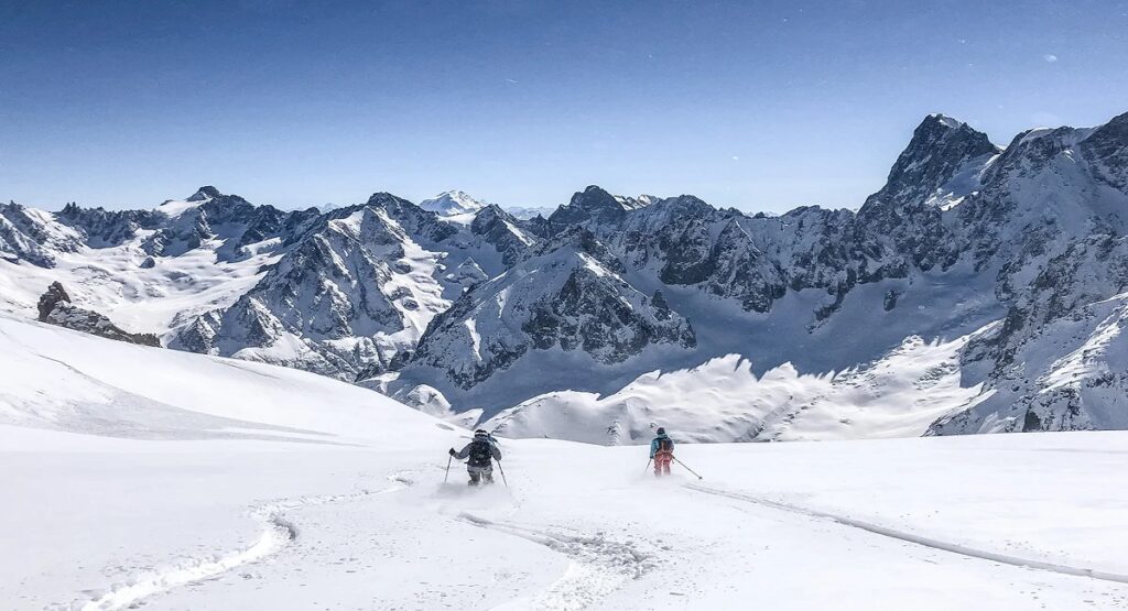 Avalanches Claim Lives of Four Skiers in French Alps