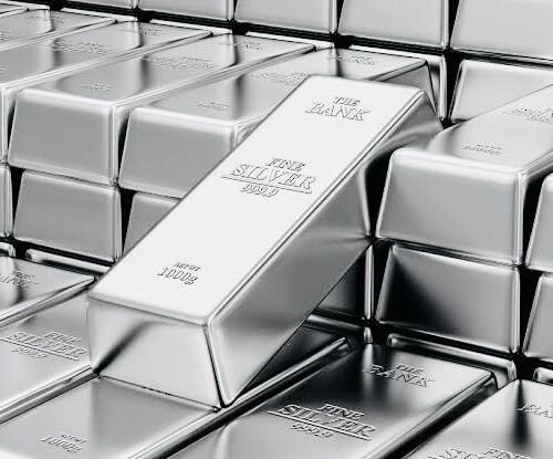 Silver futures rise by Rs 1,216 to Rs 92,811 per kg