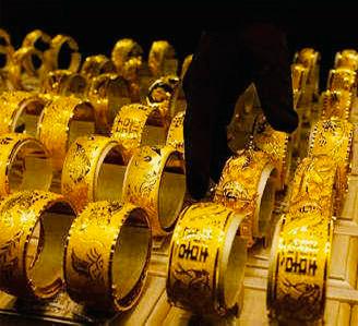 Gold imports surge 192% in March amid record prices
