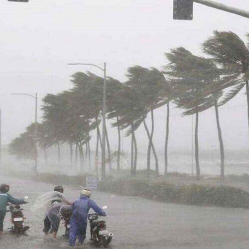 A strong storm damages the electrical supply in Rajabari Pukhuriporia, Teok